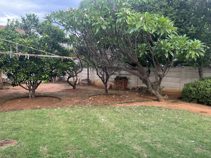 4 Bedroom Property for Sale in Geelhoutpark North West